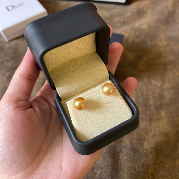 Jewelry - Gorgeous 14K Golden Southsea Pearl Earrings